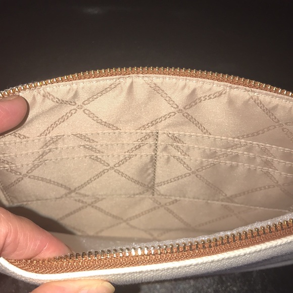 Michael Kors large zip wristlet - Picture 10 of 12